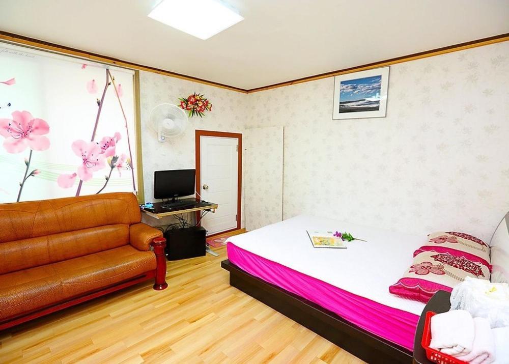 Osakae Anteo Mulraebang-A Pension Yangyang Room photo